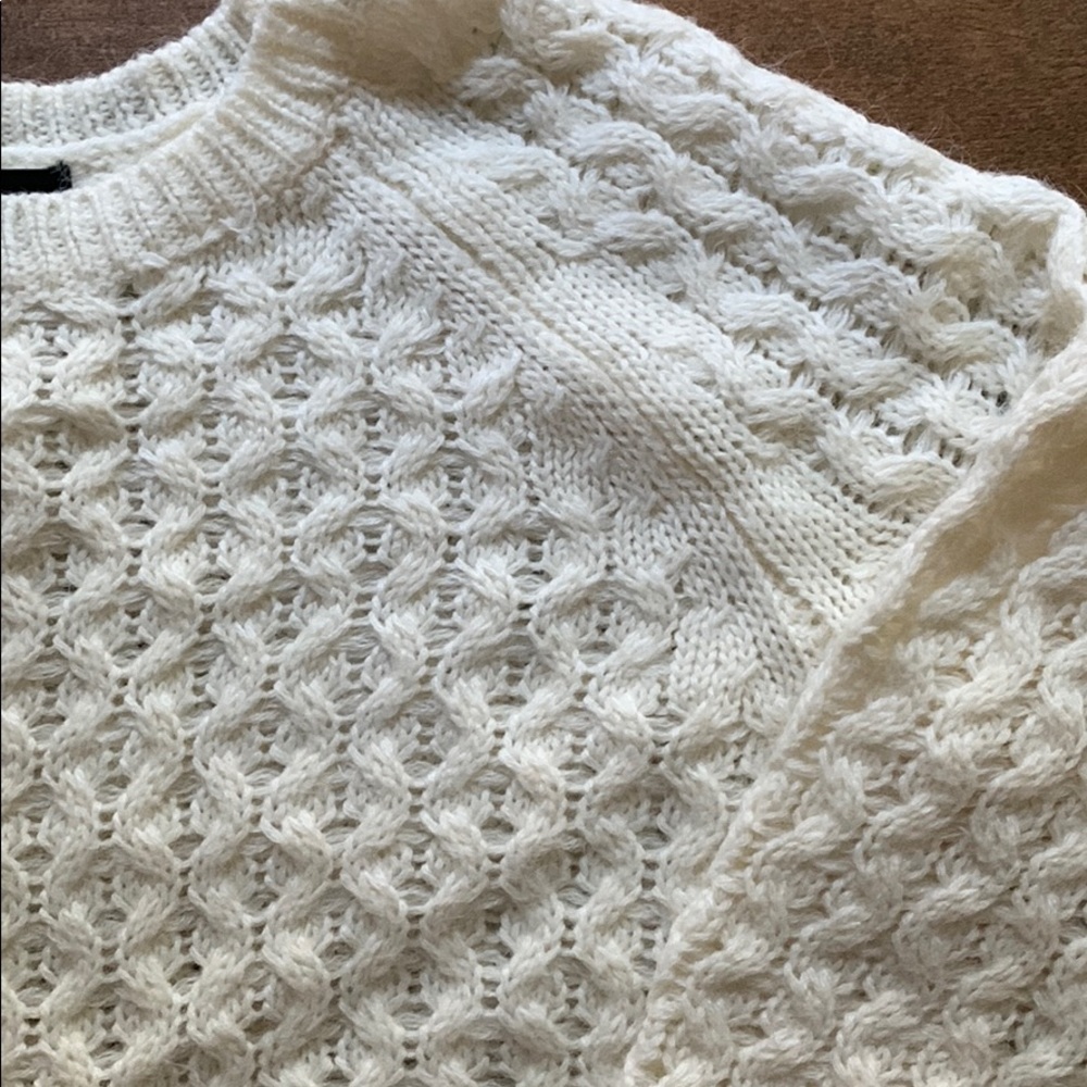H&M Sweater - Picture 3 of 4